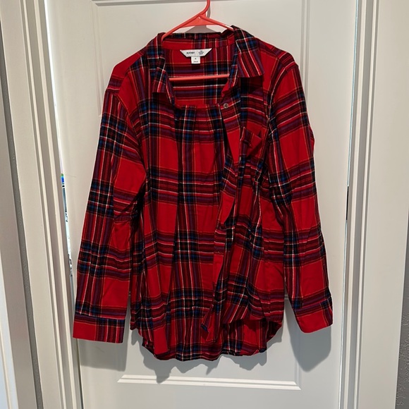 Old Navy XL Flannel Red Plaid The Classic Shirt like new worn once - Picture 1 of 3